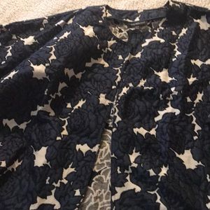 Skirt set jacket that can be worn separately.